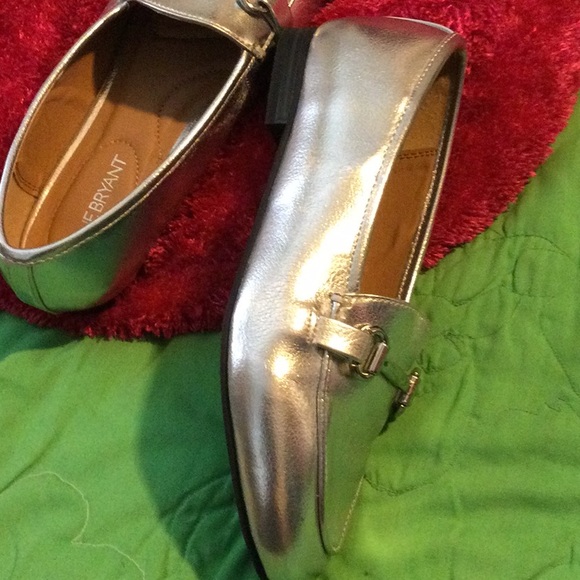 LaneBryant silver Loafers 8 wide - Picture 5 of 9